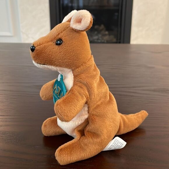 American Zoo & Aquarium Association Kangaroo Plush Toy Stuffed Animal 6.5” tall - Picture 3 of 6